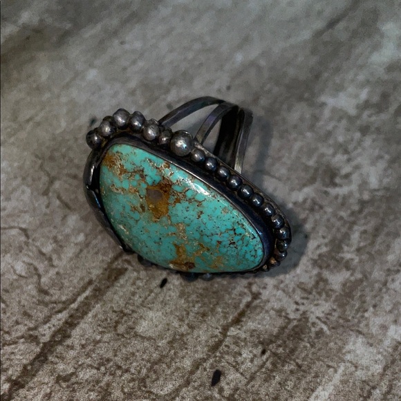 Turquoise and Silver Women's Ring, Size 8 - Picture 9 of 9